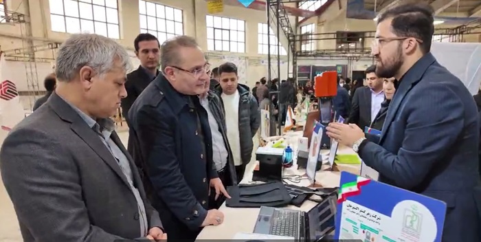 بازدید رئیس دانشگاه علوم پزشکی اردبیل از غرفه دانشگاه در بیست و ششمین نمایشگاه دستاوردهای پژوهش، فناوری و فن‌بازار استان